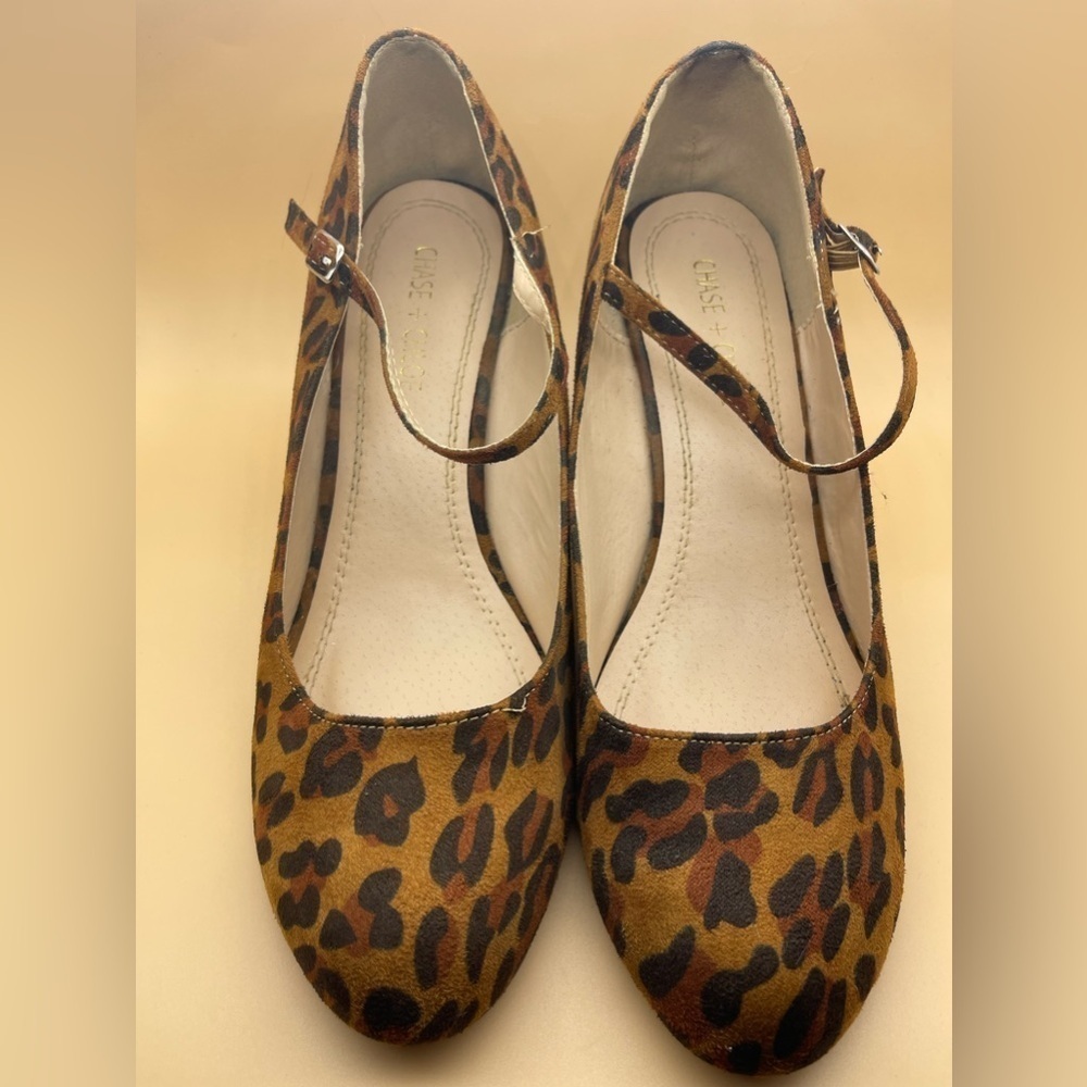 Chase & Chloe Emmy Mary Jane Wedge Pump
LEOPARD, Size 10, Preowned condition - Picture 7 of 10